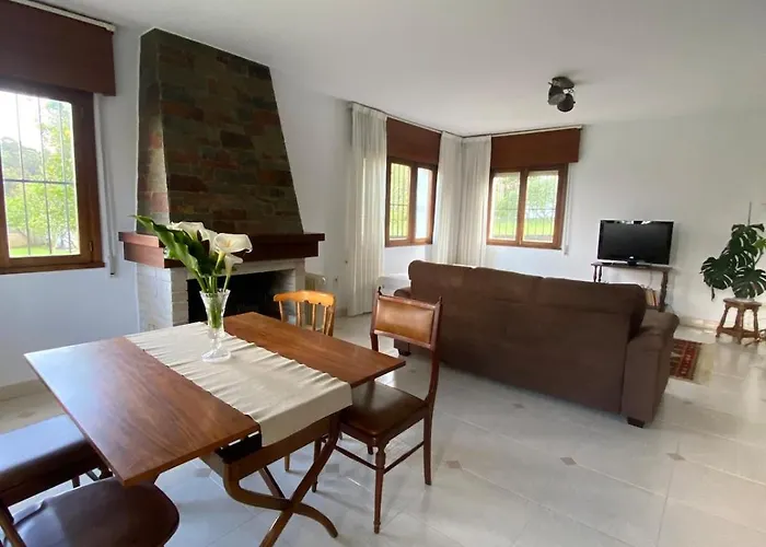 Casa Lupe, Retiro Rural Cerca De 別荘 *